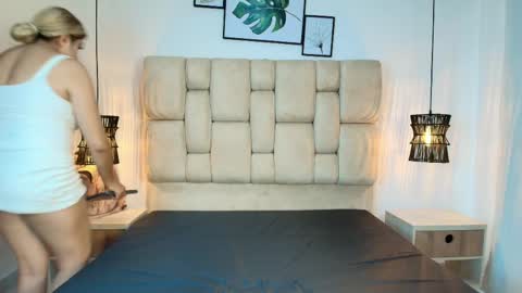 Snapshot of sarablonde_t chatting on June 6, 2026, 7:40 pm sarablonde_t online show from June 6, 2026, 7:40 pm