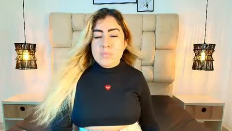Snapshot of sarablonde_t chatting on August 9, 2026, 7:08 pm sarablonde_t online show from August 9, 2026, 7:08 pm