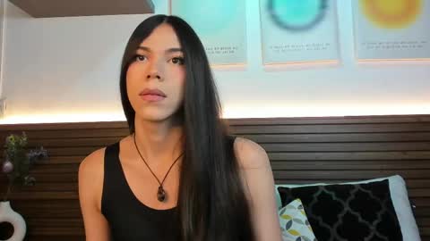 Sara online show from April 17, 2026, 7:28 pm
