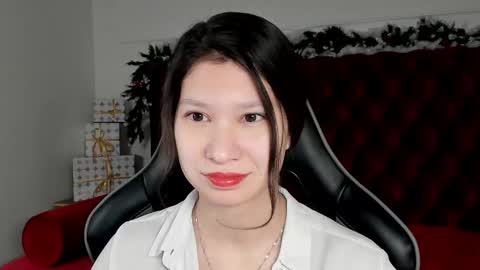 SaraDenars online show from December 16, 2025, 4:17 am