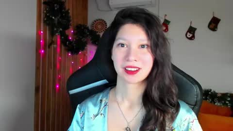 SaraDenars online show from December 22, 2025, 6:32 am