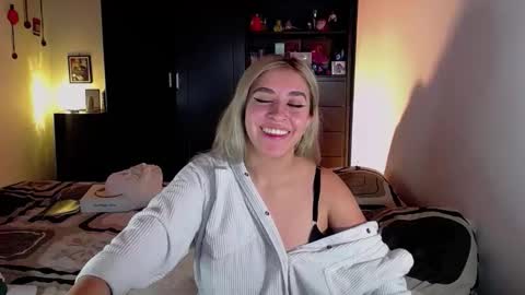 saradiazxxx online show from March 5, 2026, 8:43 am