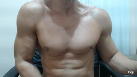 saradorj92 online show from February 2, 2025, 9:34 pm