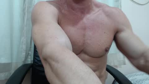 saradorj92 online show from September 10, 2025, 2:44 am