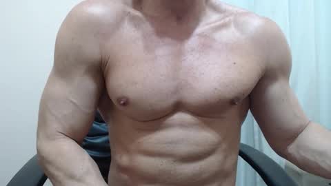 saradorj92 online show from October 20, 2025, 5:35 pm