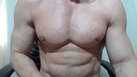 saradorj92 online show from April 20, 2026, 5:05 pm