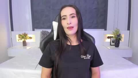  Sara Gomez  online show from October 2, 2025, 12:12 pm