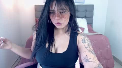 Sarah Moon online show from October 15, 2025, 8:31 pm