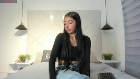 Snapshot of sarah_collens_ chatting on June 9, 2026, 10:49 am sarah_collens_ online show from June 9, 2026, 10:49 am