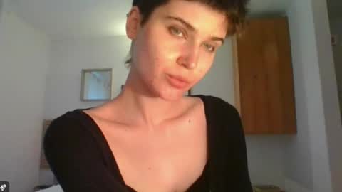 Snapshot of sarah_desire01 chatting on February 17, 2026, 7:38 am Sarah online show from February 17, 2026, 7:38 am