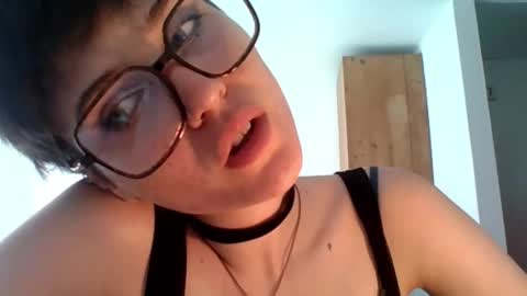 Snapshot of sarah_desire01 chatting on March 1, 2026, 3:25 pm Sarah online show from March 1, 2026, 3:25 pm