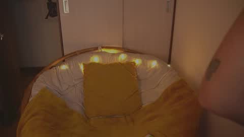 Sarah online show from April 24, 2026, 3:09 am