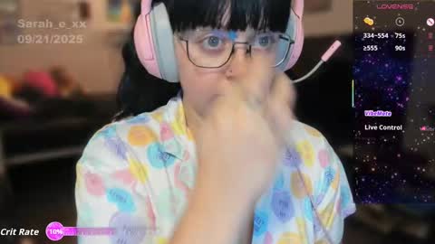 Sarah online show from September 22, 2025, 1:07 am