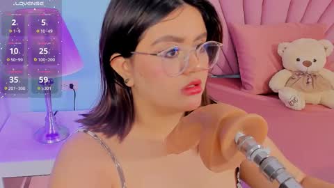 Snapshot of sarah_gold_1 chatting on February 19, 2025, 2:44 am Sarah online show from February 19, 2025, 2:44 am