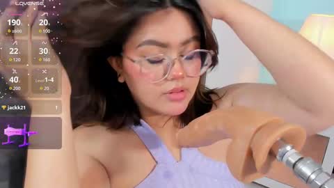 Snapshot of sarah_gold_1 chatting on February 22, 2025, 4:07 am Sarah online show from February 22, 2025, 4:07 am