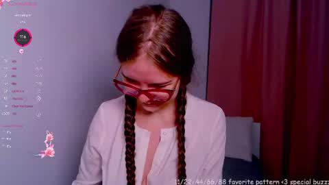Snapshot of sarah_hs chatting on June 14, 2026, 5:26 pm Sarah online show from June 14, 2026, 5:26 pm