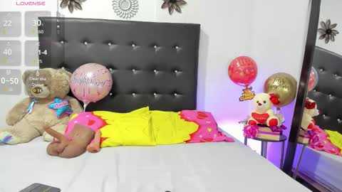 sarah_lowee online show from February 22, 2026, 10:19 pm