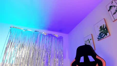 INSTAGRAM...sarah22 p online show from December 1, 2024, 8:53 pm