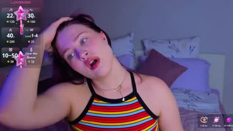 Sarah online show from December 14, 2025, 11:20 pm