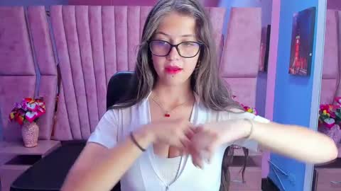 Snapshot of sarah_sweett_ chatting on January 28, 2025, 6:28 pm Sarah online show from January 28, 2025, 6:28 pm