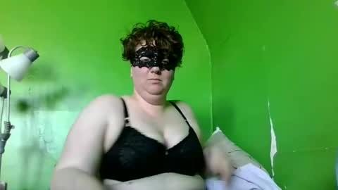 Sarah online show from April 9, 2026, 8:25 pm