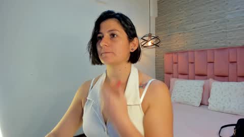 Sarah Deyvis online show from January 13, 2025, 1:39 pm