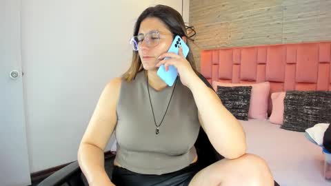 Sarah Deyvis online show from September 10, 2025, 6:19 pm