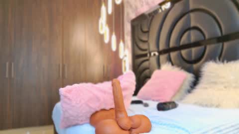 Sarah online show from February 17, 2025, 2:26 pm