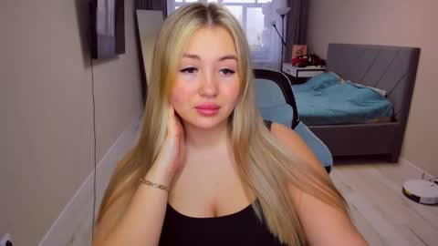 Sarah online show from April 5, 2026, 12:24 pm