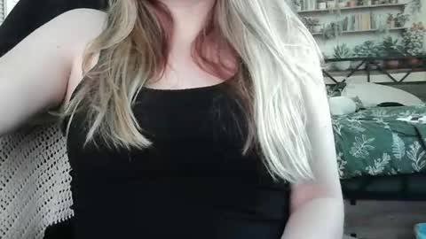 Sarah online show from February 16, 2026, 9:22 pm