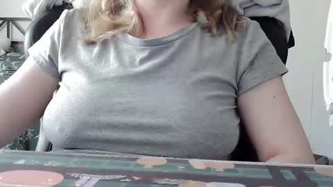 Sarah online show from April 27, 2026, 8:07 pm
