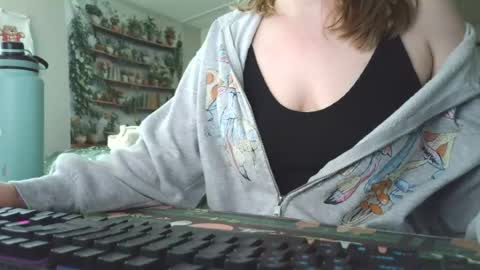 Snapshot of sarahpmummy chatting on June 16, 2026, 8:22 pm Sarah online show from June 16, 2026, 8:22 pm