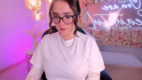 Sarah Rhodes online show from January 6, 2026, 11:58 am