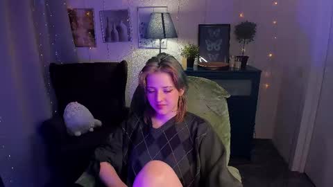 Snapshot of sarahshelby chatting on April 28, 2026, 9:42 pm Sarah online show from April 28, 2026, 9:42 pm