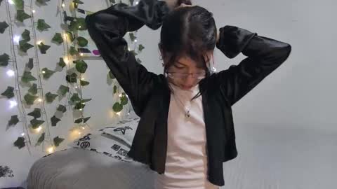 Sarah  online show from January 12, 2026, 7:41 pm