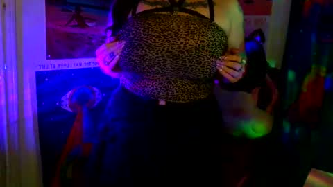 Sarah T online show from April 4, 2026, 5:16 am