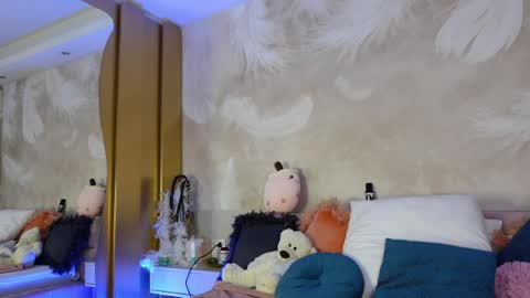 Jenny online show from May 13, 2026, 4:43 am