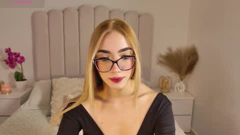 Sara jones   online show from January 17, 2026, 9:14 am