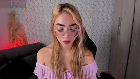 Sara jones   online show from March 18, 2026, 9:12 am