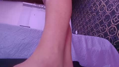 Sara  online show from October 1, 2025, 12:00 pm