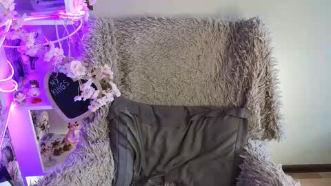 Sara online show from September 10, 2025, 2:33 am