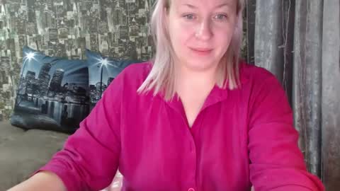 Snapshot of sarakatherin chatting on February 17, 2025, 10:36 pm Sara online show from February 17, 2025, 10:36 pm