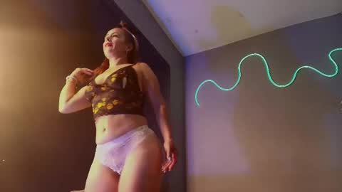 Snapshot of saramaartinez chatting on December 20, 2025, 2:46 pm Sara online show from December 20, 2025, 2:46 pm