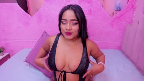 Snapshot of saramagiic chatting on January 8, 2025, 7:34 pm online show from January 8, 2025, 7:34 pm