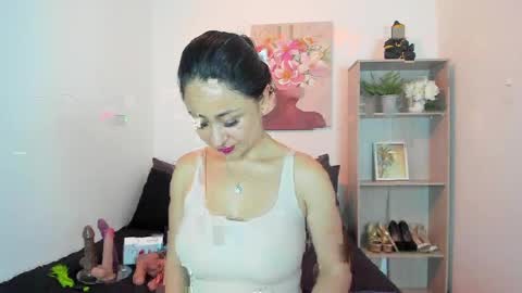 saramilf_69 online show from May 13, 2026, 4:21 am