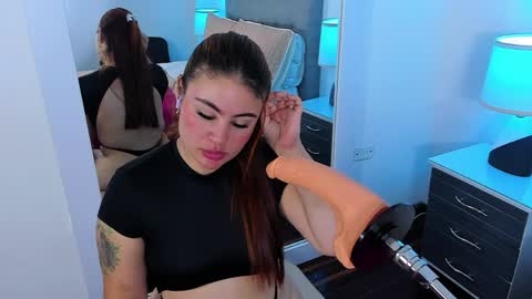 sararendon online show from April 8, 2026, 3:34 pm