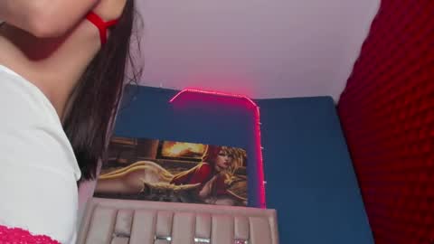 Snapshot of sararoy_ chatting on December 28, 2024, 12:13 pm Sara online show from December 28, 2024, 12:13 pm