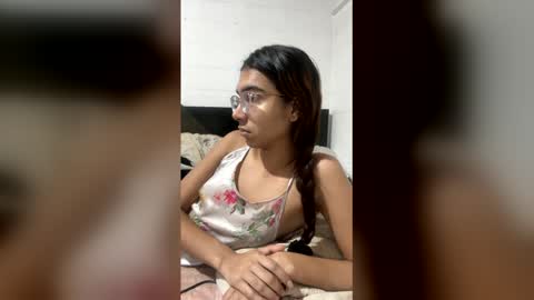 Snapshot of sarasaenz999 chatting on April 21, 2026, 11:29 pm sarasaenz999 online show from April 21, 2026, 11:29 pm