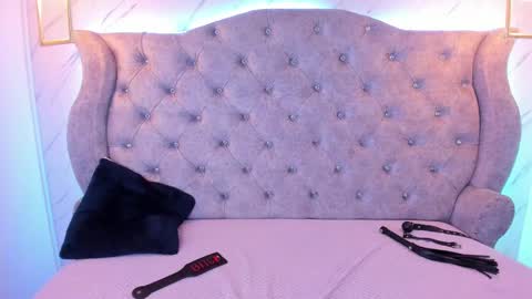 Snapshot of sarasaenz__ chatting on January 3, 2025, 5:53 pm online show from January 3, 2025, 5:53 pm
