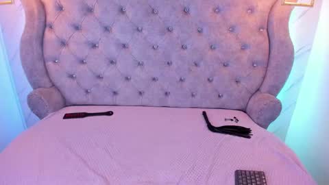 Snapshot of sarasaenz__ chatting on January 4, 2025, 5:47 pm online show from January 4, 2025, 5:47 pm